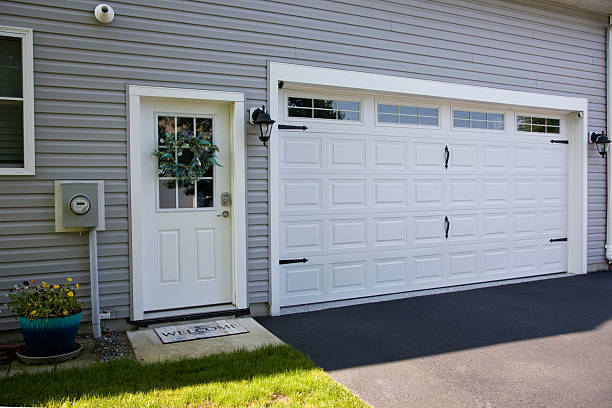 24/7 Emergency Garage Door Panel Replacement experts in Boswell, PA